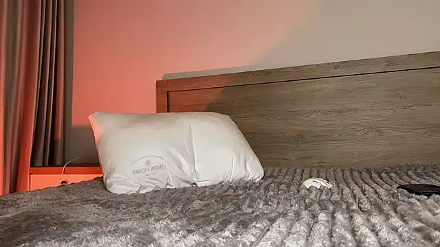 Pi-x-ie online show from April 2026 05:43:02 PM