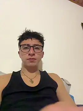 Snapshot of CamiRojas_boy chatting on June 2026 04:04:02 AM CamiRojas boy online show from June 2026 04:04:02 AM
