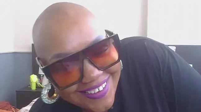 Snapshot of QUEENxJESSI chatting on December 2024 09:51:02 AM QUEENxJESSI online show from December 2024 09:51:02 AM