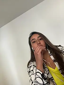 Snapshot of Vaiolet_a chatting on July 2026 03:29:01 PM Vaiolet a online show from July 2026 03:29:01 PM