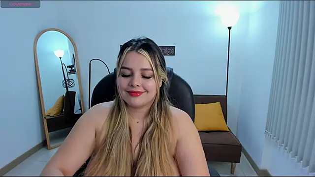 camiilaa1 online show from January 2025 05:37:02 AM