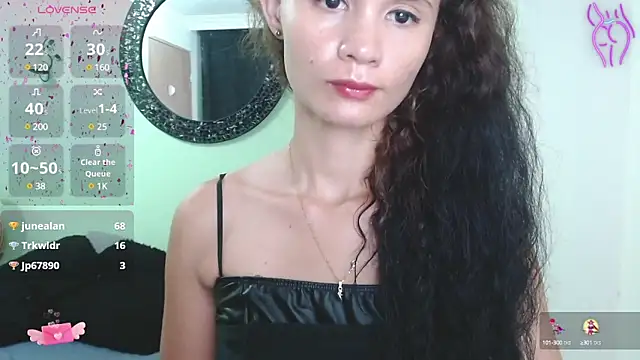 Snapshot of Sofia_Franco_ chatting on December 2024 01:29:01 AM Sofia Franco online show from December 2024 01:29:01 AM