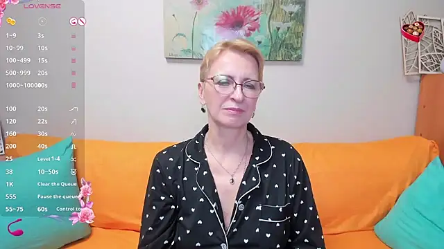 iamyourdream89 online show from March 2025 10:32:01 PM