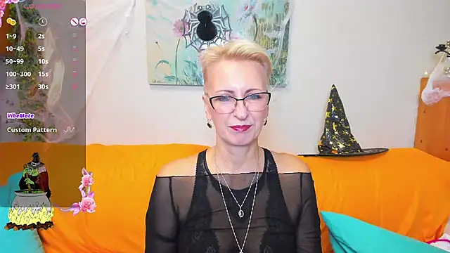 iamyourdream89 online show from October 2025 09:43:01 AM