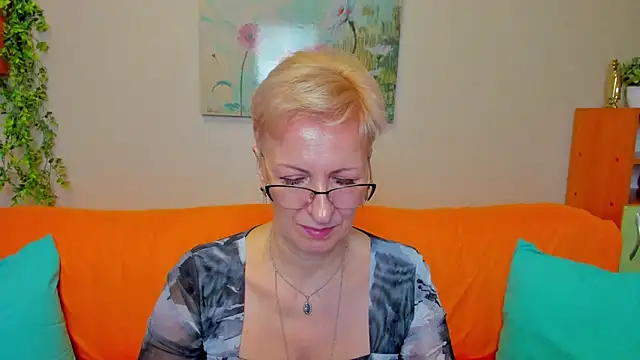 iamyourdream89 online show from April 2026 01:41:01 PM