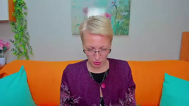 iamyourdream89 online show from May 2026 09:17:02 AM