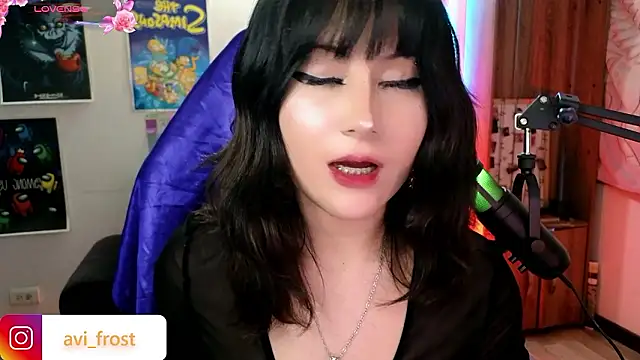 Snapshot of avi_frost chatting on December 2024 10:28:02 AM avi frost online show from December 2024 10:28:02 AM