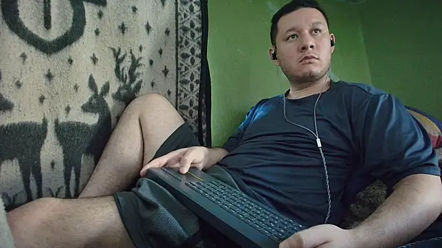 Snapshot of sweet_cock28 chatting on April 2026 03:18:02 PM sweet cock28 online show from April 2026 03:18:02 PM