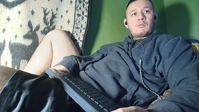 Snapshot of sweet_cock28 chatting on June 2026 03:32:02 AM sweet cock28 online show from June 2026 03:32:02 AM
