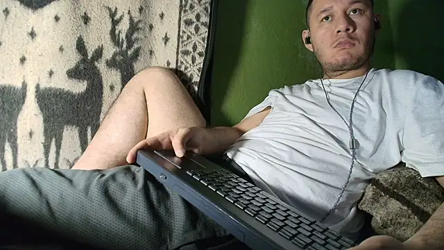 Snapshot of sweet_cock28 chatting on June 2026 03:19:02 AM sweet cock28 online show from June 2026 03:19:02 AM