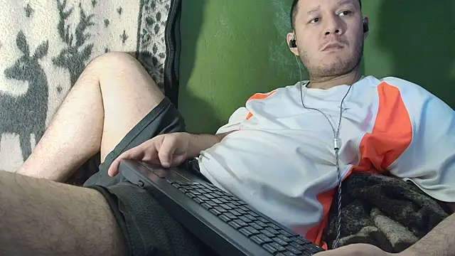 Snapshot of sweet_cock28 chatting on July 2026 03:33:01 AM sweet cock28 online show from July 2026 03:33:01 AM