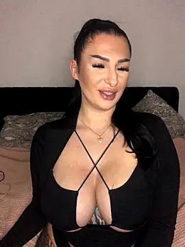 Mia-Bremer online show from November 2025 04:31:02 PM