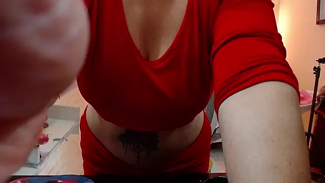 Snapshot of Sarah_teiku chatting on December 2024 12:18:01 AM Sarah teiku online show from December 2024 12:18:01 AM