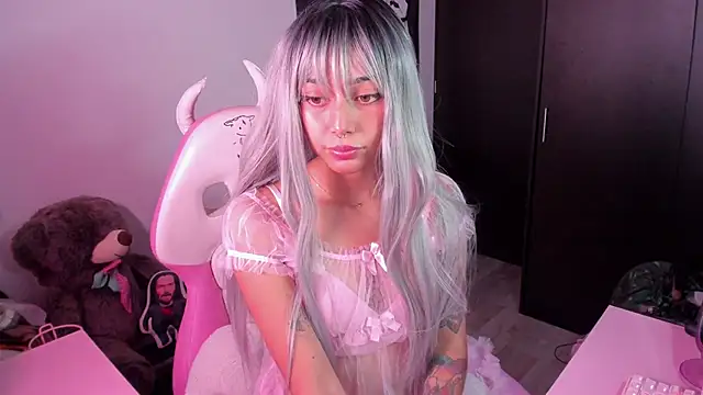 amber yull online show from September 2025 01:53:01 AM