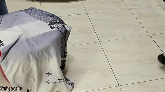 hot-threesome online show from November 2025 04:20:01 PM