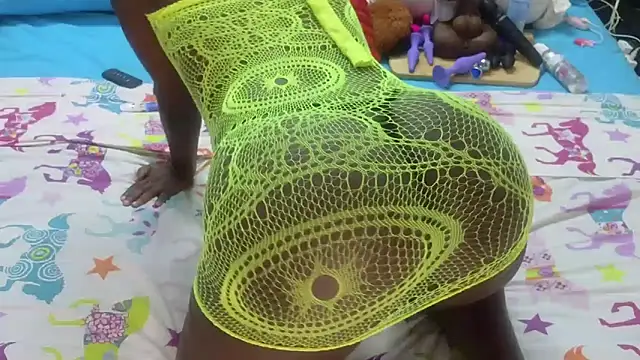 Snapshot of Sexy_sharntel chatting on February 2025 12:41:02 AM Sexy sharntel online show from February 2025 12:41:02 AM