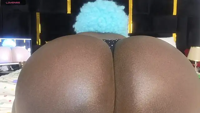 Snapshot of Sexy_sharntel chatting on October 2025 08:41:01 PM Sexy sharntel online show from October 2025 08:41:01 PM