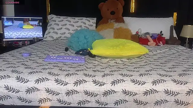 Snapshot of Sexy_sharntel chatting on October 2025 11:43:01 AM Sexy sharntel online show from October 2025 11:43:01 AM