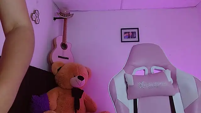 Snapshot of Dakota_bumm chatting on October 2025 05:58:02 PM Dakota bumm online show from October 2025 05:58:02 PM