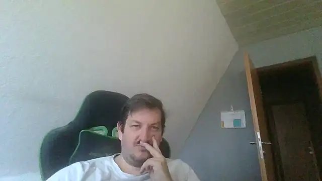 Snapshot of Golffahrer1982 chatting on October 2025 10:10:01 AM Golffahrer1982 online show from October 2025 10:10:01 AM