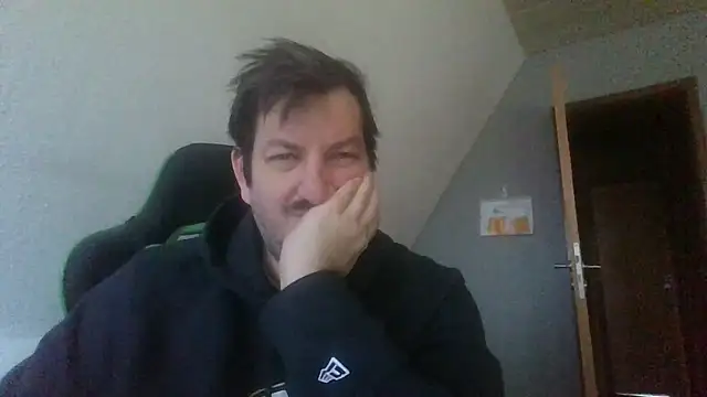 Snapshot of Golffahrer1982 chatting on November 2025 10:04:02 AM Golffahrer1982 online show from November 2025 10:04:02 AM