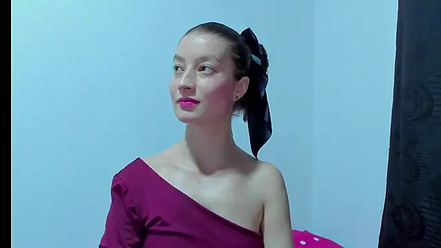 MiiaVolkova online show from October 2025 11:13:02 PM