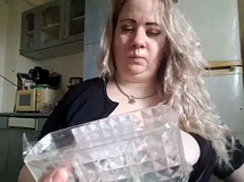 Snapshot of D_Marinna chatting on January 2025 01:16:02 PM D Marinna online show from January 2025 01:16:02 PM