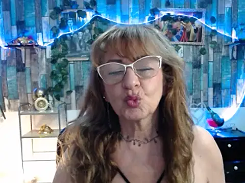 Snapshot of KarimaSarabe chatting on March 2025 08:05:01 PM KarimaSarabe online show from March 2025 08:05:01 PM