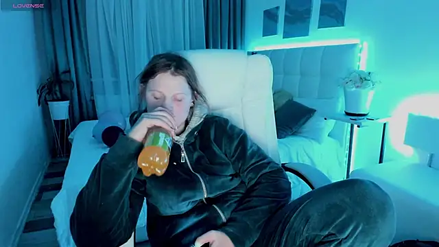 Snapshot of Kathlyn__Heath chatting on February 2025 07:36:01 PM Kathlyn Heath online show from February 2025 07:36:01 PM