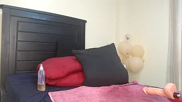 NIKKIE LOVE online show from March 2025 04:07:02 AM