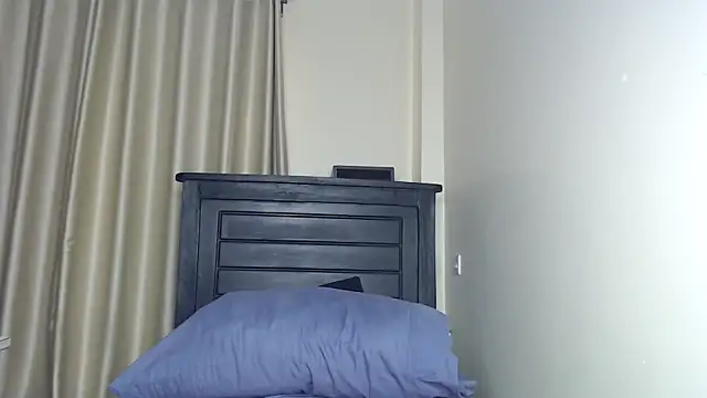 NIKKIE LOVE online show from November 2025 04:12:01 AM