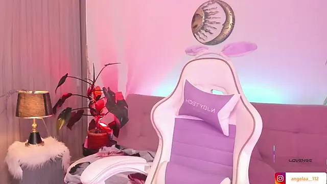 Anngel 1 online show from December 2025 06:26:02 PM