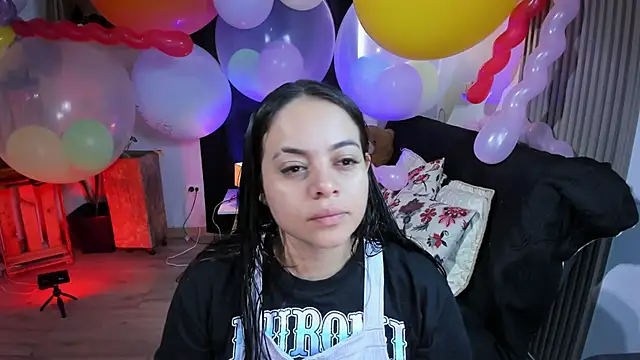 Cuttiealice online show from January 2025 02:00:02 PM