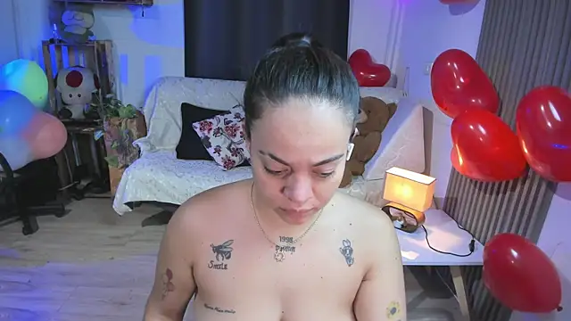 Cuttiealice online show from February 2025 12:43:01 PM