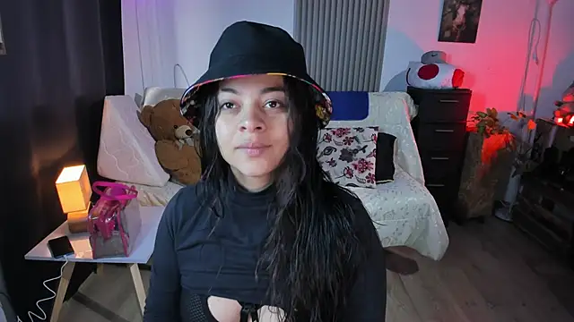 Cuttiealice online show from February 2025 02:37:02 PM