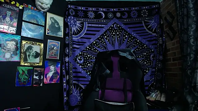 Yourmadame P online show from September 2025 10:57:02 PM