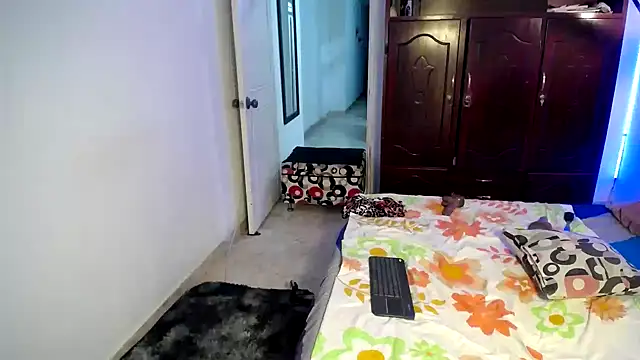 Snapshot of ivonne__hott1 chatting on January 2025 11:51:01 PM ivonne hott1 online show from January 2025 11:51:01 PM