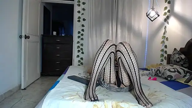 ivonne  hott1 online show from February 2026 10:19:02 PM