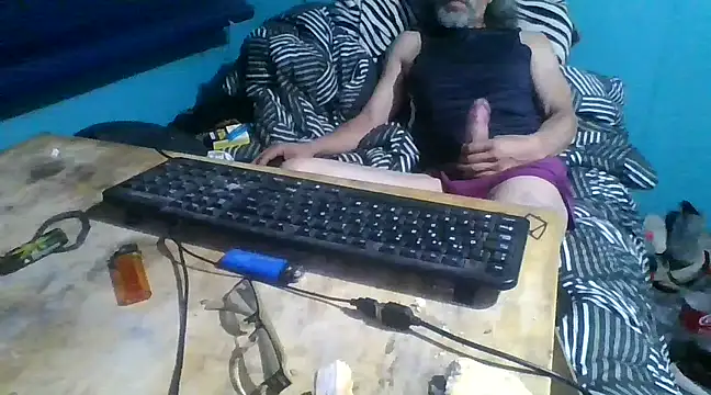 Snapshot of malekon76 chatting on January 2025 08:04:01 AM malekon76 online show from January 2025 08:04:01 AM