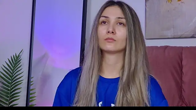 NicolLopeze online show from November 2025 03:46:01 PM