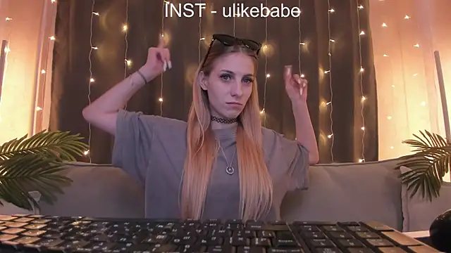 Snapshot of Anna_Fink chatting on March 2025 10:32:01 AM Anna Fink online show from March 2025 10:32:01 AM