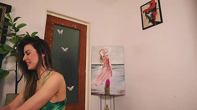 Misslullu online show from April 2026 01:41:01 PM