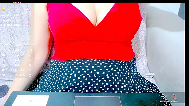 Snapshot of AmazingBitch chatting on September 2025 07:15:02 PM AmazingBitch online show from September 2025 07:15:02 PM