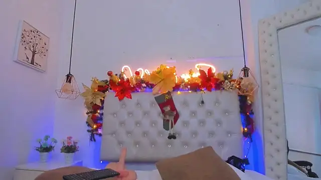 xiomara  cortes online show from December 2024 08:56:01 PM