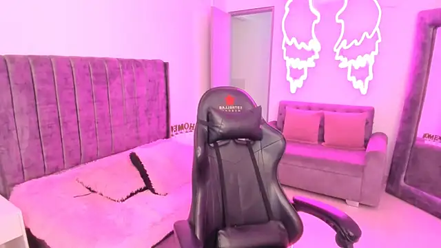 Snapshot of xiomara__cortes chatting on October 2025 07:11:02 PM xiomara cortes online show from October 2025 07:11:02 PM