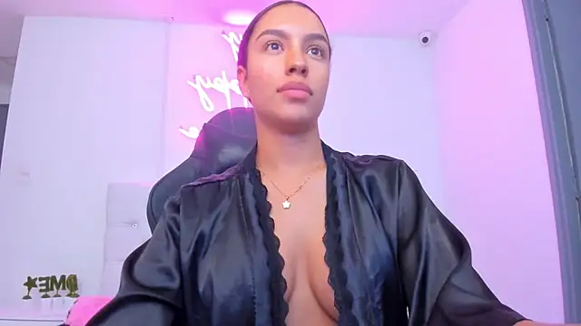 Snapshot of xiomara__cortes chatting on November 2025 12:55:01 AM xiomara cortes online show from November 2025 12:55:01 AM