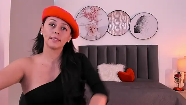 SaharaGarcia   online show from October 2025 07:36:02 PM