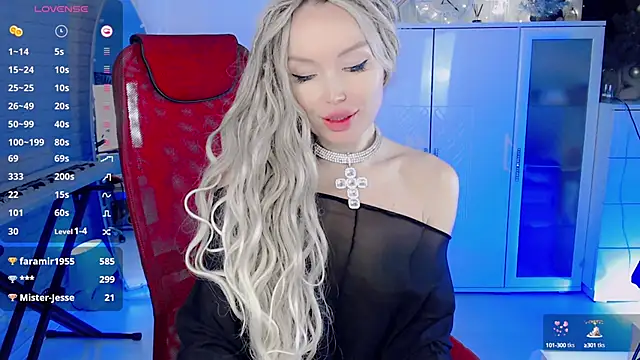 WhiteBunny online show from December 2024 10:22:02 AM