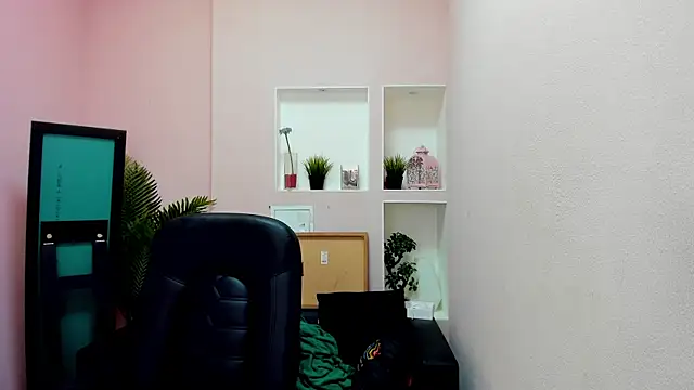 Persephoni online show from February 2025 07:16:02 PM