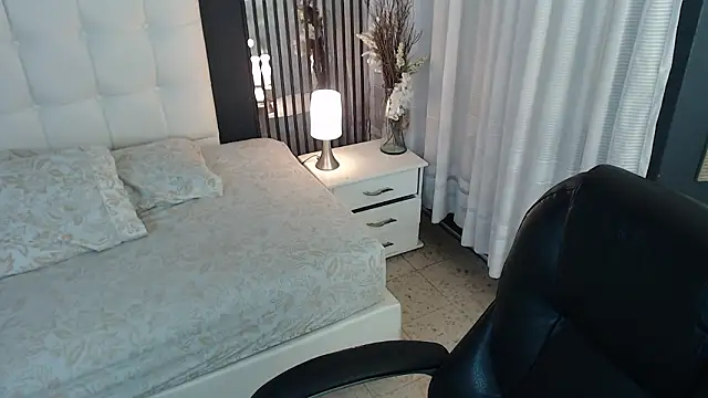 LiaVillalobos online show from February 2026 11:58:02 AM